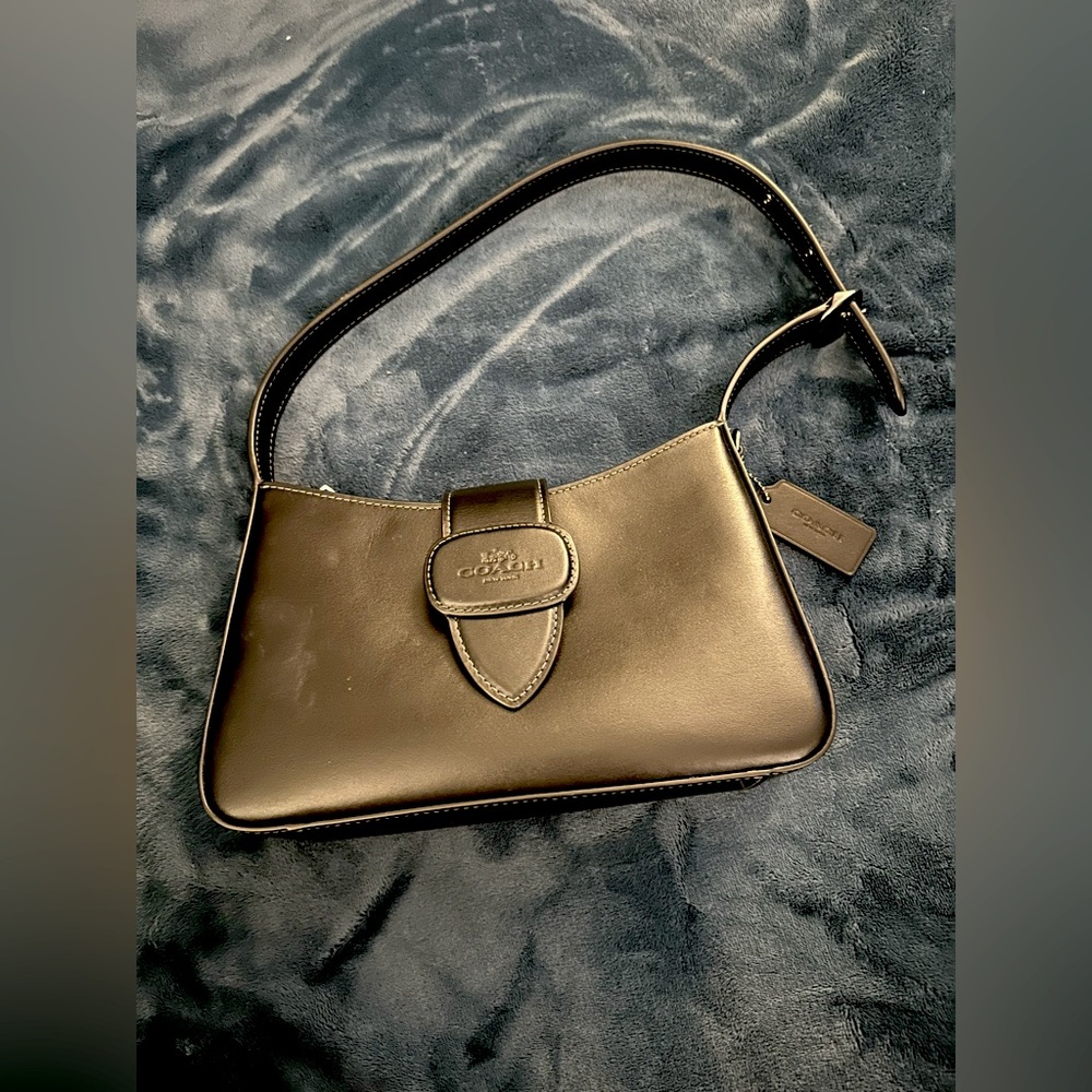 Coach Eliza Shoulder Bag with Zipper Closure